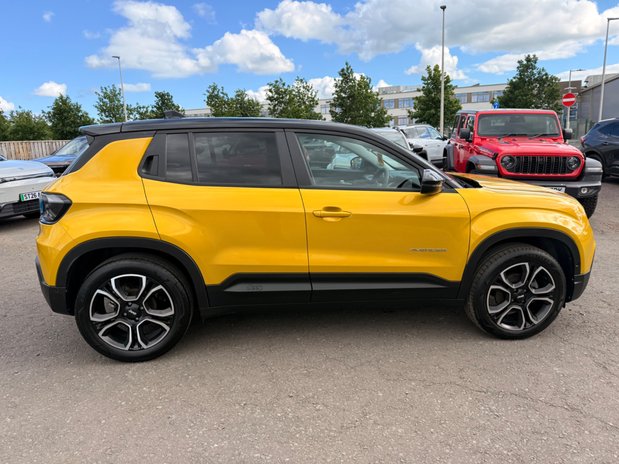 Jeep Avenger SUMMIT 8