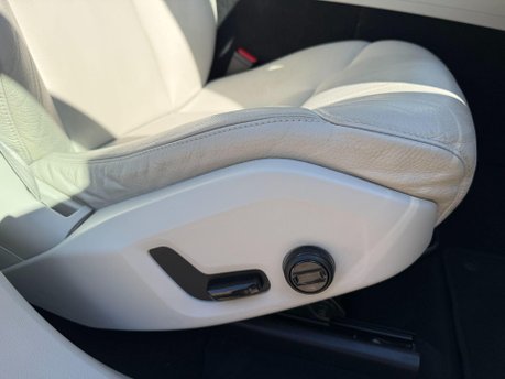 Volvo XC60 2.0 D4 Momentum Auto AWD Euro 6 (s/s) 5dr 20