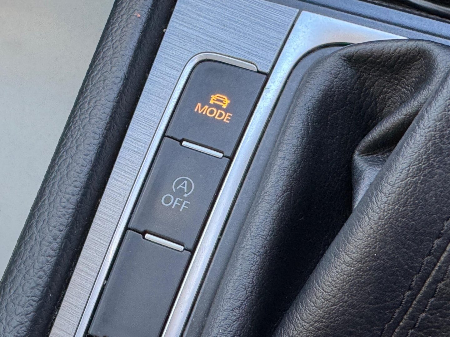 2014 Volkswagen Golf — image 25