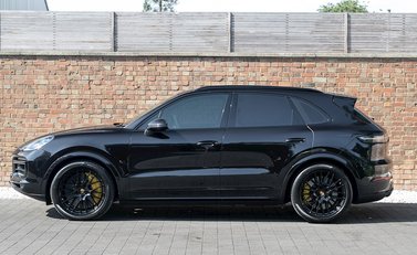 Porsche Cayenne Turbo 2
