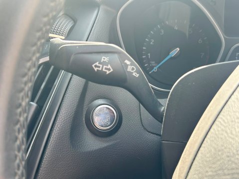Ford Focus TITANIUM X 27
