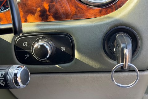 Bentley Continental GT - CYPRESS GREEN - 15 SERVICES RECORDED  42