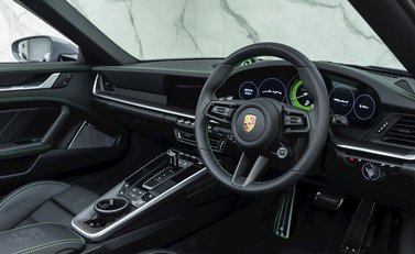 Porsche 911 Turbo S Cabriolet (992) 13