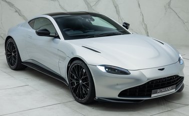 Aston Martin V8 Vantage 11