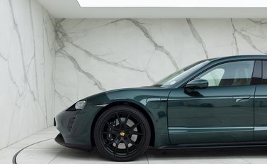 Porsche Taycan GTS Sport Turismo 27