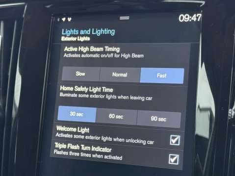 Volvo V90 2.0 D4 Momentum Auto Euro 6 (s/s) 5dr 26