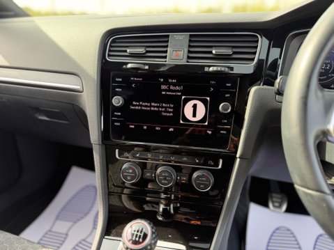 Volkswagen Golf 2.0 TSI GTI Performance Euro 6 (s/s) 5dr 54
