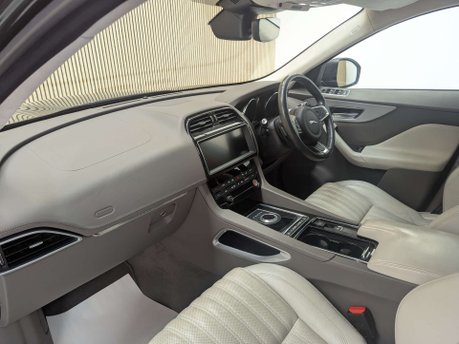 Jaguar F-Pace 2.0 F-PACE Portfolio AWD Auto 4WD 5dr 37