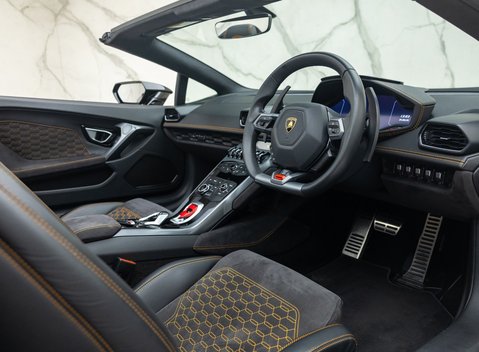 Lamborghini Huracan Spyder LP 580-2 13