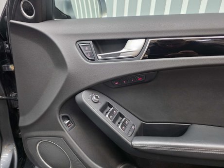 Audi RS4 4.2 FSI V8 Estate 5dr Petrol S Tronic quattro Euro 5 (450 ps) 29