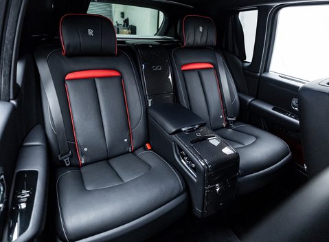 Rolls-Royce Cullinan BLACK BADGE 18
