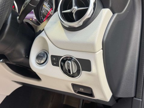 Mercedes-Benz GLA 2.1 GLA 200 Sport Premium+ D Auto 5dr 49