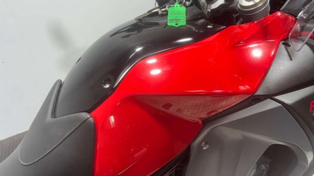 BMW F800 2014 ONLY 23K FULL ALLOY LUGGAGE NEW MOT SERVICED 800CC 9