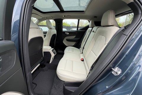 Volvo XC40 B4 INSCRIPTION MHEV 26