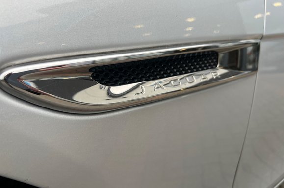 Jaguar XE 2.0 D PORTFOLIO AUTO 13