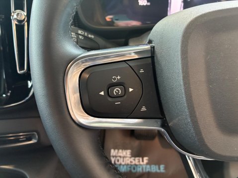 Volvo XC40 2.0 B4 MHEV Plus Dark DCT Auto Euro 6 (s/s) 5dr 21
