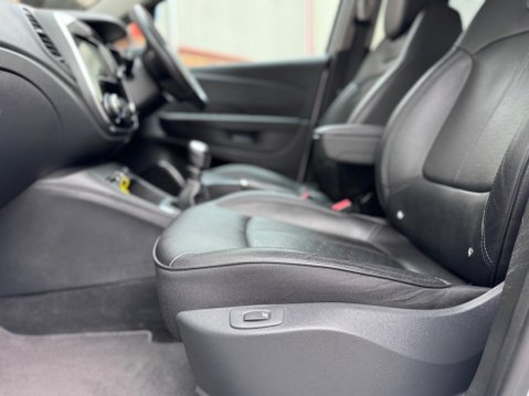 Renault Captur 1.2 TCe ENERGY Signature X Nav SUV 5dr Petrol Manual Euro 6 (s/s) (120 ps) 39