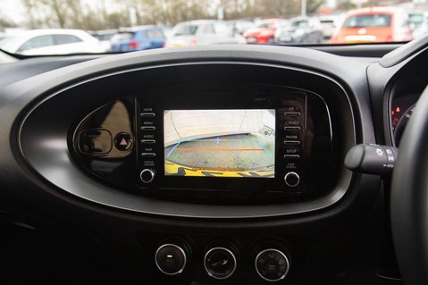 Toyota Aygo X VVT-I PURE 26