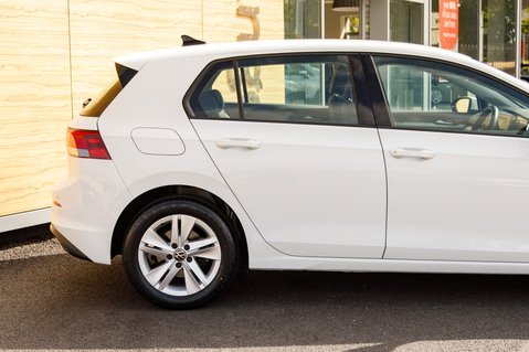 Volkswagen Golf LIFE TSI 7