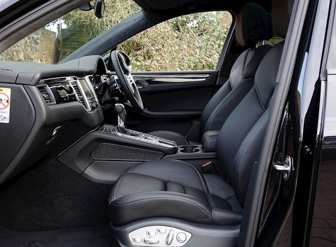 Porsche Macan Turbo 8