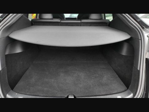 Tesla Model Y LONG RANGE AWD 30