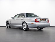 Jaguar XJ 3.0 V6 Sovereign Saloon 4dr Petrol Automatic (249 g/km, 240 bhp) 19