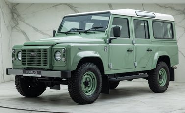 Land Rover Defender 110 HERITAGE 1