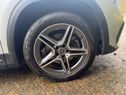 Mercedes-Benz GLA Class GLA 250 E EXCLUSIVE EDITION 33