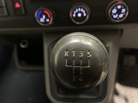 Volkswagen Transporter T28 TDI P/V HIGHLINE 18