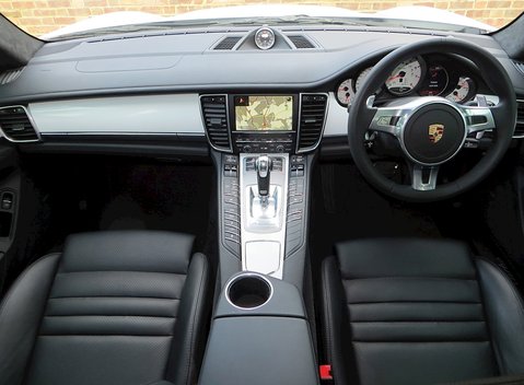 Porsche Panamera Turbo 15