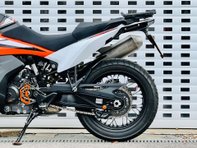 KTM Adventure 890 Adventure 26