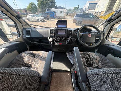 Auto-Trail Apache 18