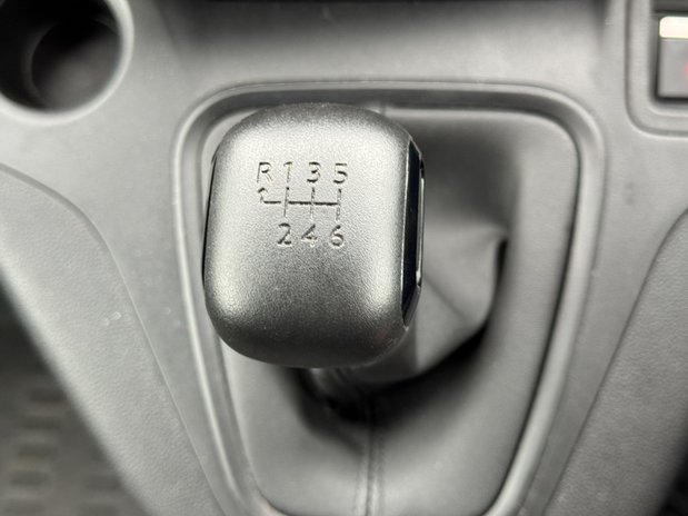 Peugeot Partner SWB L1H1 Low Roof Professional Premium+ Air Con Sensors EURO 6 33