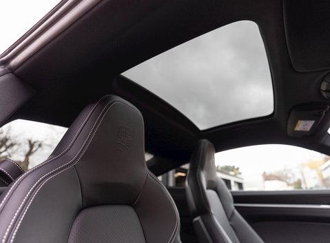 Porsche 911 Carrera 4S (992) 14