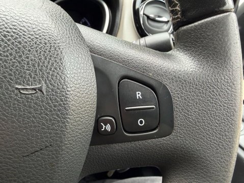 Renault Trafic 1.6 dCi 27 Sport Nav Panel Van 5dr Diesel Manual SWB Standard Roof Euro 6 ( 36
