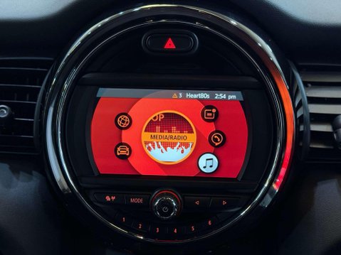 Mini Hatch 2.0 Cooper S Sport Hatchback 5dr Petrol Steptronic Euro 6 (s/s) (192 ps) 26