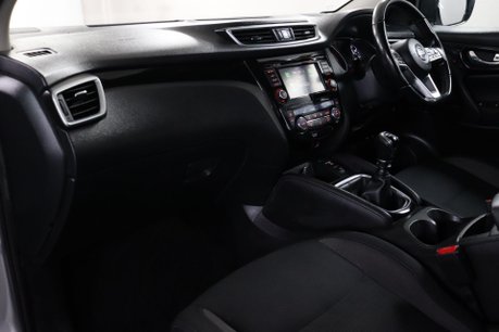 Nissan Qashqai DIG-T ACENTA PREMIUM 34