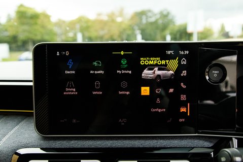 Renault 5 TECHNO E-TECH 22