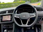Volkswagen Tiguan 2.0 TDI Elegance DSG 4Motion Euro 6 (s/s) 5dr 27
