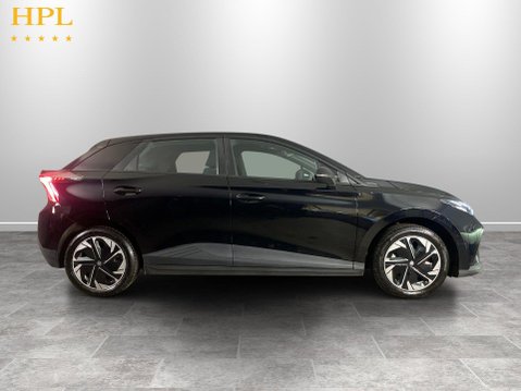 MG MG4 64kWh SE Long Range Hatchback 5dr Electric Auto (203 ps) Air Con - Alloy Wh 8