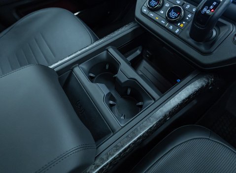 Land Rover Defender OCTA EDITION ONE 31
