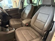 Volkswagen Tiguan 2.0 TDI Match SUV 5dr Diesel DSG 4WD Euro 5 (140 ps) 32