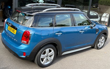 Mini Countryman Cooper 1.5 Petrol Manual Classic Comfort + SAT NAV - APPLE CARPLAY 10