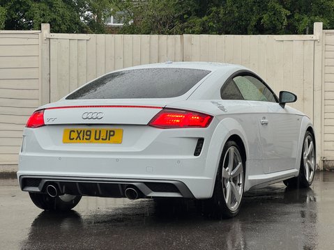 Audi TT 2.0 TFSI 40 S line Coupe 3dr Petrol S Tronic Euro 6 (s/s) (197 ps) 5