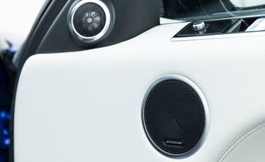 Land Rover Range Rover Sport 5.0 SVR Carbon Edition 23