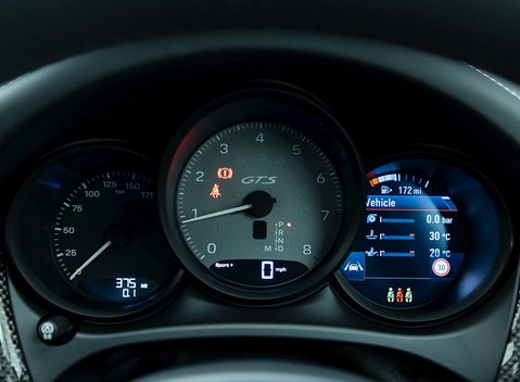 Porsche Macan GTS 17