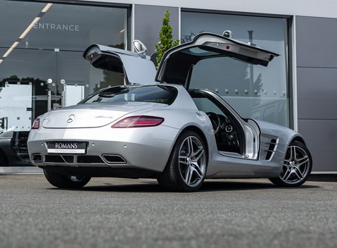 Mercedes-Benz SLS AMG 4