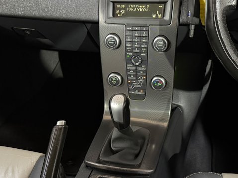 Volvo C30 D DRIVE R-DESIGN 14