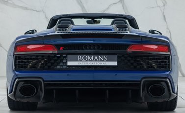 Audi R8 V10 PERFORMANCE CARBON BLACK SPYDER 12