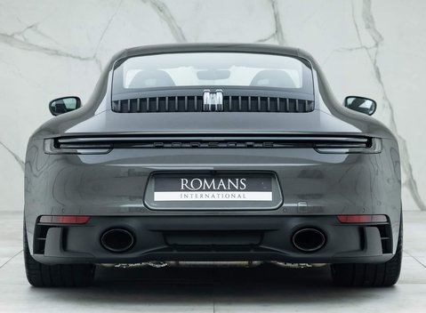 Porsche 911 Carrera GTS (992) 5